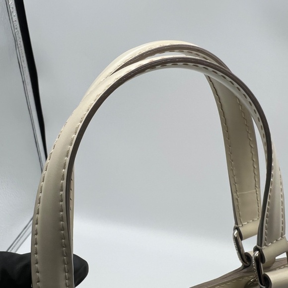 LOUIS VUITTON  Epi Brea MM Ivory - Picture 11 of 16